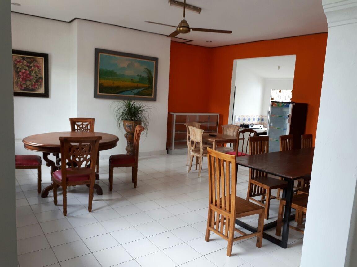 Хостел Anggrek Mas Bed & Breakfast Убуд Экстерьер фото
