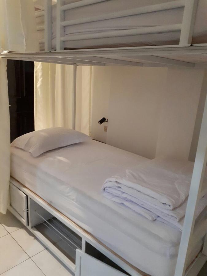 Хостел Anggrek Mas Bed & Breakfast Убуд Экстерьер фото
