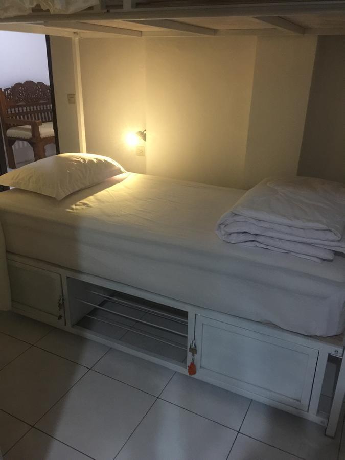 Хостел Anggrek Mas Bed & Breakfast Убуд Экстерьер фото
